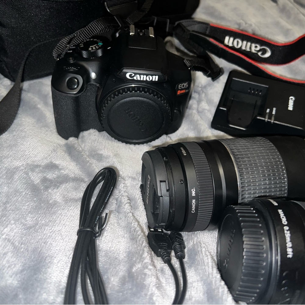 Rebel T6 Camera with extended lens